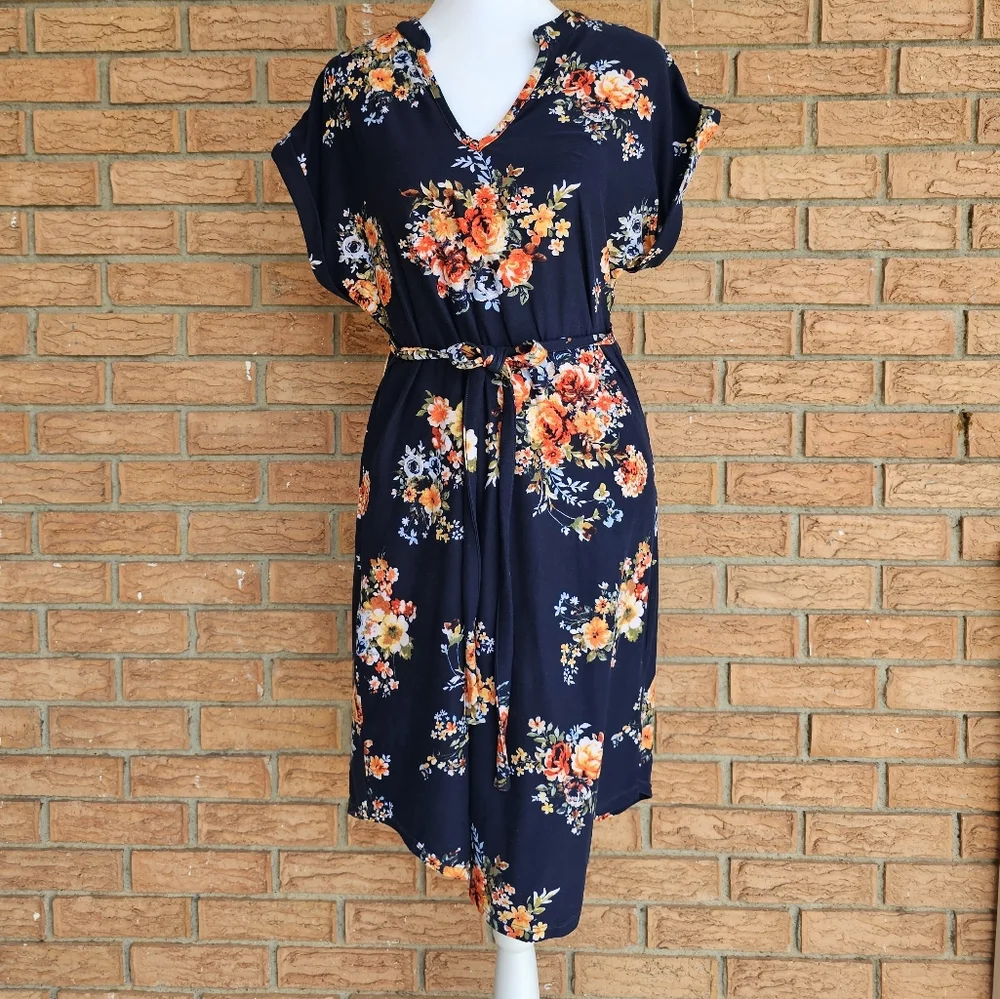 No boundaries floral t-shirt dress - Picture 1 of 8